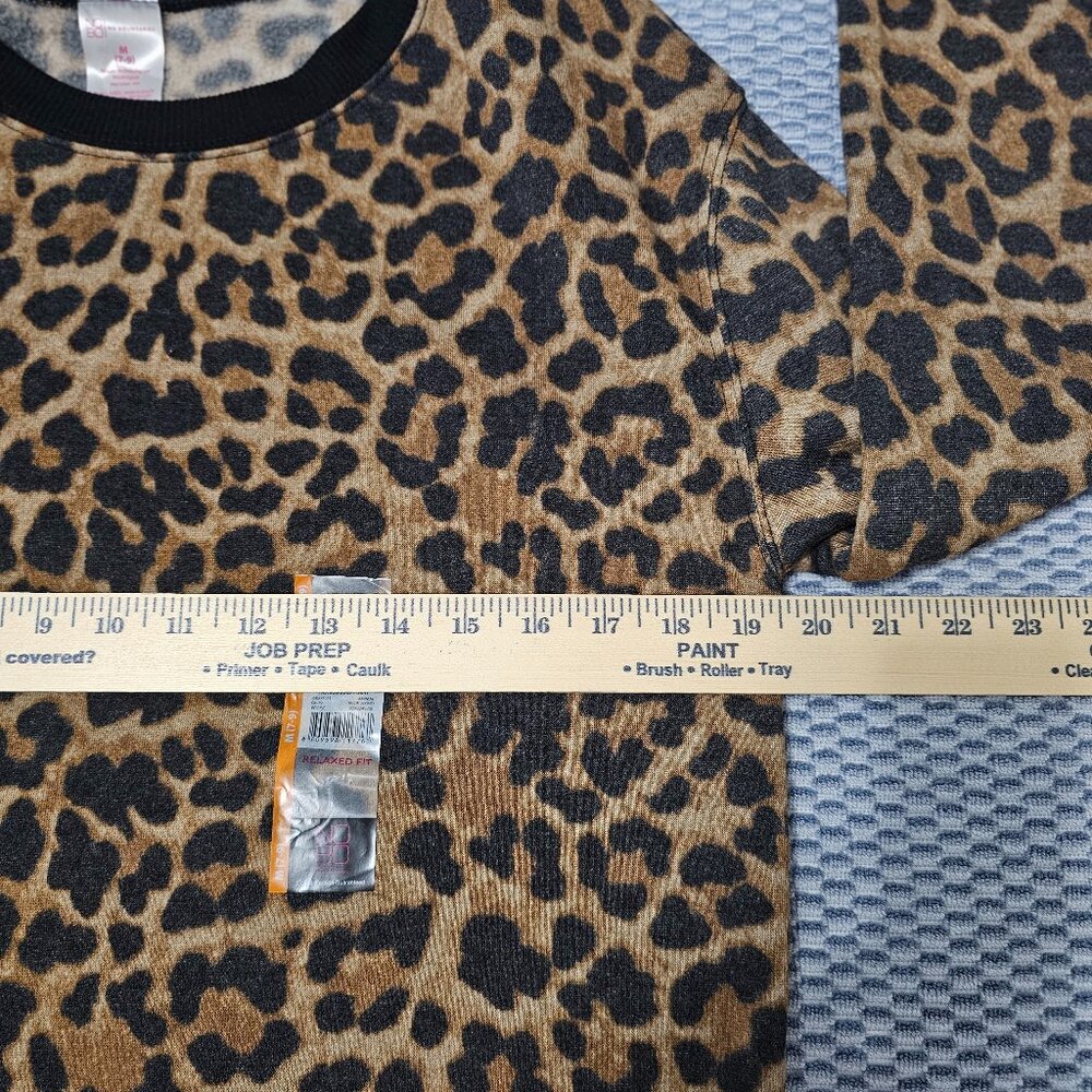 NEW No Boundaries Cheetah Animal Print Sweatshirt – Size Medium - Picture 4 of 5